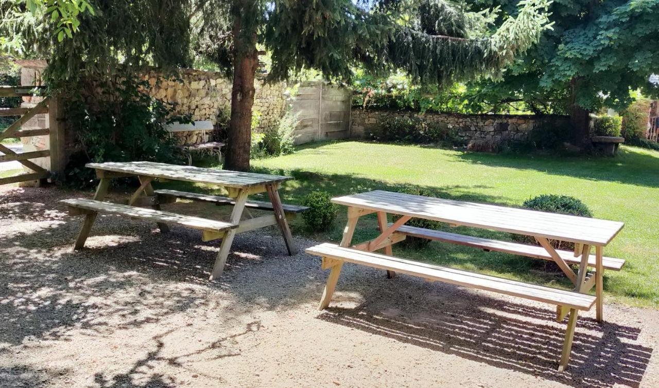Suites De Campagne Les Eydieux, Petits Dejeuners Inclus Saint-Angel  Екстериор снимка