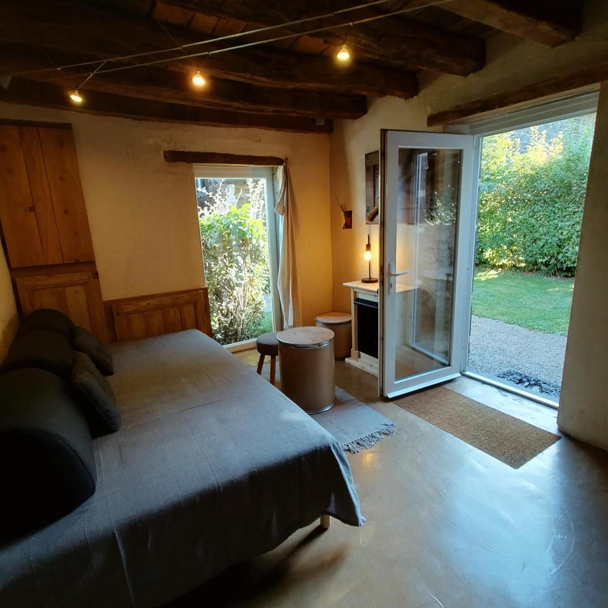 Suites De Campagne Les Eydieux, Petits Dejeuners Inclus Saint-Angel  Екстериор снимка